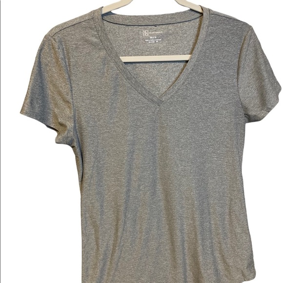 No Boundaries Woman’s Gray Tshirt Size M, V Neck - Picture 1 of 7